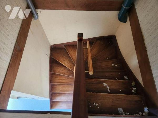 À vendre aux Forges Saint Bernard, à seulement 2 km de Ville-sous-la-Ferté et de son accès à l'...