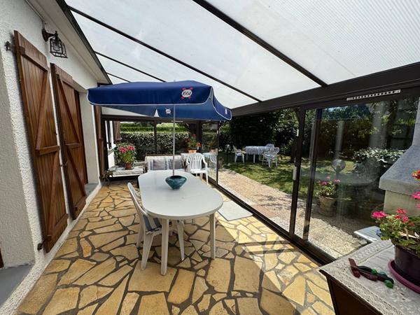 A vendre centre d'AMBON, maison individuelle avec garage et terrain clos de 602 m²