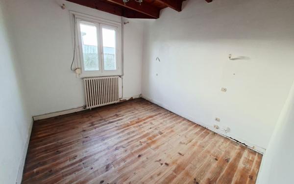 Maison à vendre    4 pièces •  Lanmeur