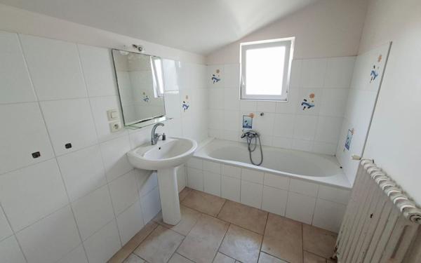 Maison à vendre    4 pièces •  Lanmeur