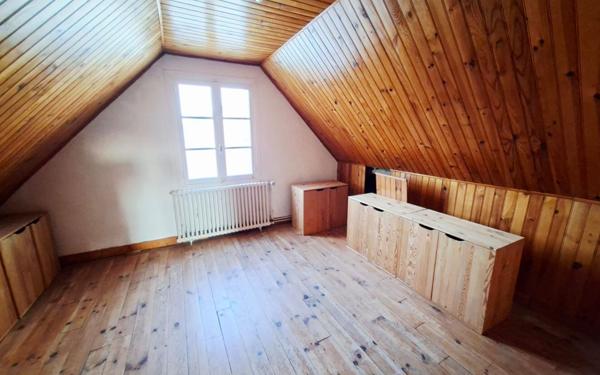 Maison à vendre    4 pièces •  Lanmeur