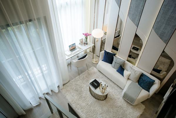 SOHO Bangkok Ratchada Condominiums loft modernes à 250 m du MRT Ratchadaphisek