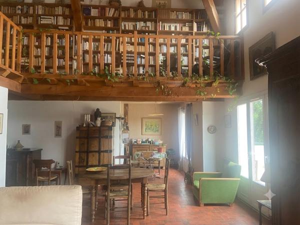 Belle villa T6 de 170 m2 avec piscine,  sur parcelle de 2160 m², à Venelles