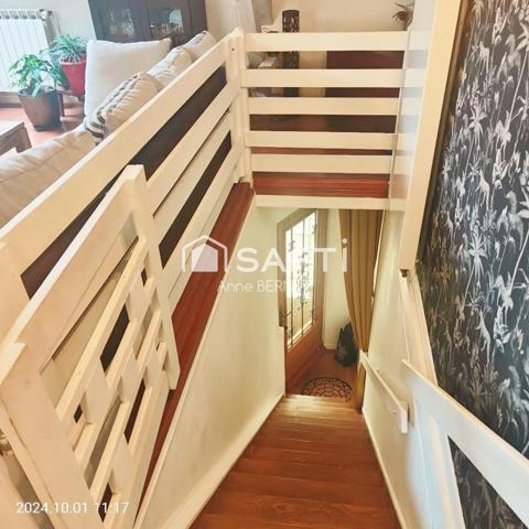 TRES BEL APPARTEMENT AVEC BEAUCOUP DE CACHET