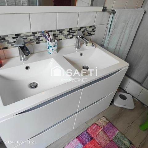 TRES BEL APPARTEMENT AVEC BEAUCOUP DE CACHET