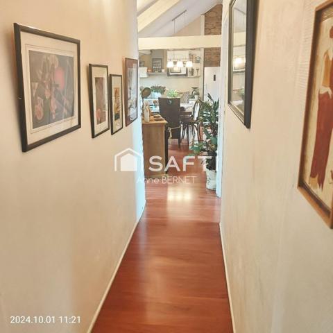 TRES BEL APPARTEMENT AVEC BEAUCOUP DE CACHET