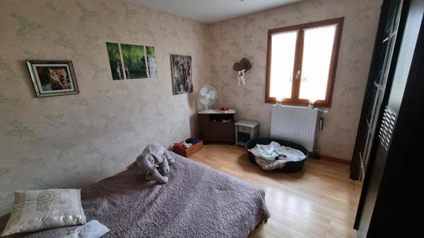 Maison 95 m² Plain pied de 2005 Vendat 10 mn de Vichy secteur calme et résidentiel