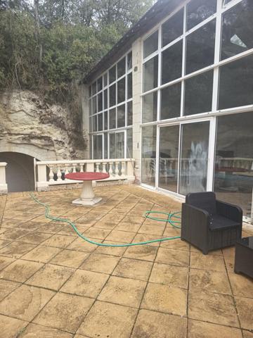 GRAND POTENTIEL POUR ETABLIR VOTRE NID DOUILLET ET VOTRE PROFESSION POUR CE GITE