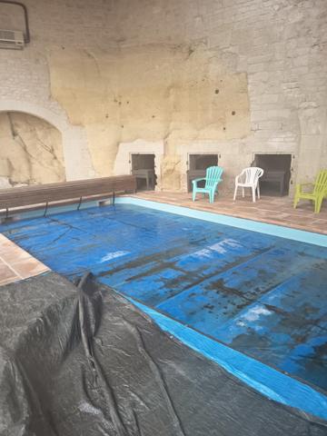 GRAND POTENTIEL POUR ETABLIR VOTRE NID DOUILLET ET VOTRE PROFESSION POUR CE GITE