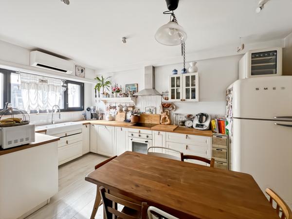 Appartement
         4 pièces
        - 115 m² Exclusivité 275 000 € *