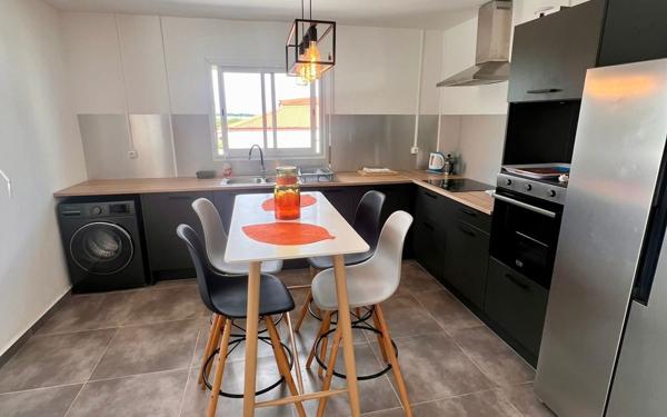 Appartement à louer    4 pièces •  Petit-Bourg