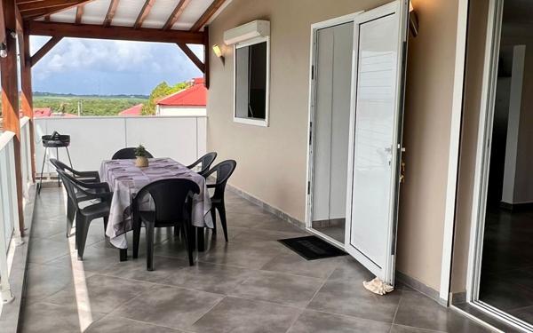 Appartement à louer    4 pièces •  Petit-Bourg
