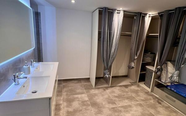 Appartement à louer    4 pièces •  Petit-Bourg