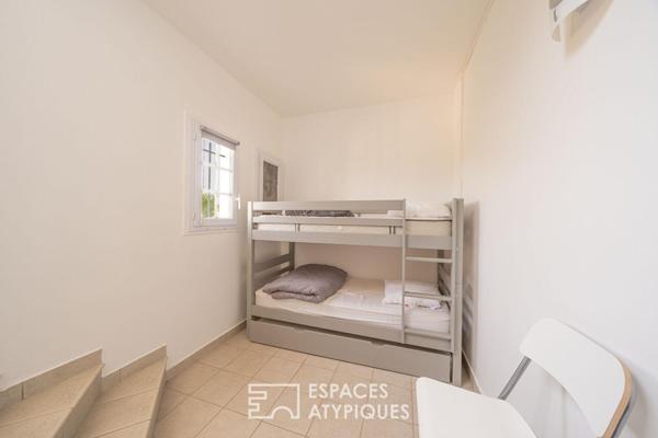 Loft contemporain aux volumes ouverts face aux collines