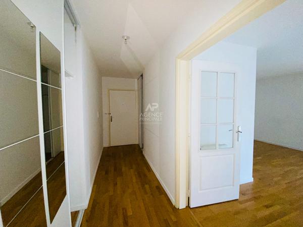 "Virofaly Rive droite" Beau F4 tout confort de 85m² avec terrasse ! Loyer 1 525.52 €/mois charges comprises **  - Référence  27452