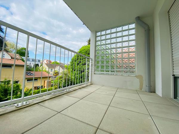 "Virofaly Rive droite" Beau F4 tout confort de 85m² avec terrasse ! Loyer 1 525.52 €/mois charges comprises **  - Référence  27452