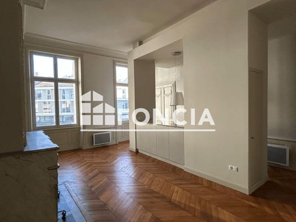 Location Appartement 3 pièces 80.9 m² - 1 RUE HENRI OUDIN Poitiers 86000