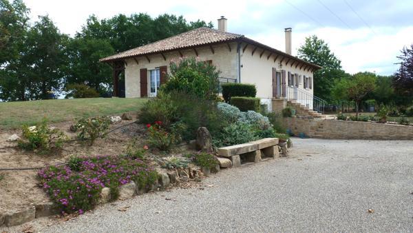 MAISON D' EXCEPTION AU CALME DE 177 M2 HABITABLES