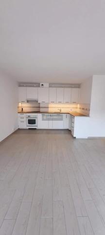 Location                                                      Appartement
                        
                     2 pièces                      43 m2                     à Saint-Aygulf