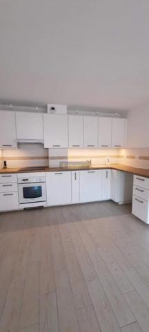 Location                                                      Appartement
                        
                     2 pièces                      43 m2                     à Saint-Aygulf