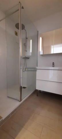 Location                                                      Appartement
                        
                     2 pièces                      43 m2                     à Saint-Aygulf