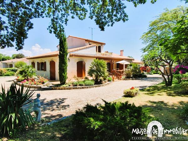 MESCHERS - MAISON FAMILIALE - BEAU JARDIN - PROCHE PLAGE - DEPENDANCES