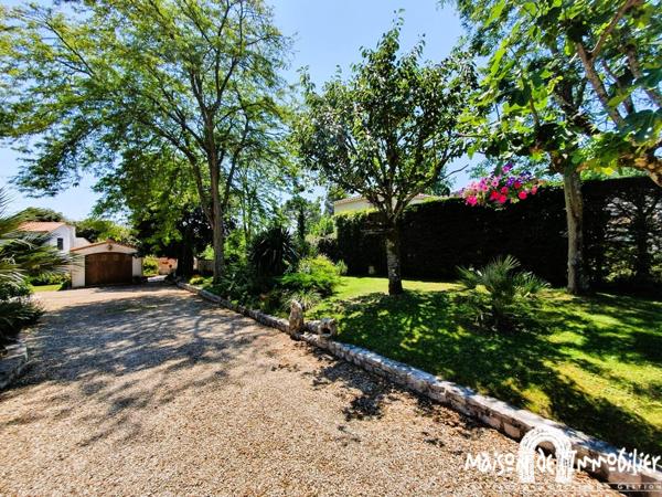 MESCHERS - MAISON FAMILIALE - BEAU JARDIN - PROCHE PLAGE - DEPENDANCES