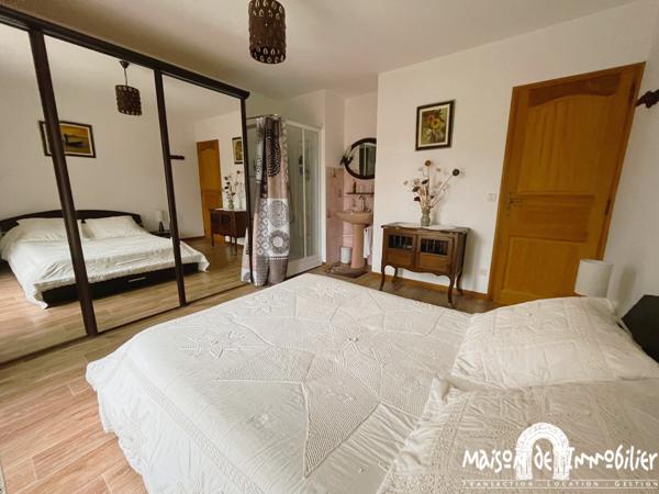 MESCHERS - MAISON FAMILIALE - BEAU JARDIN - PROCHE PLAGE - DEPENDANCES