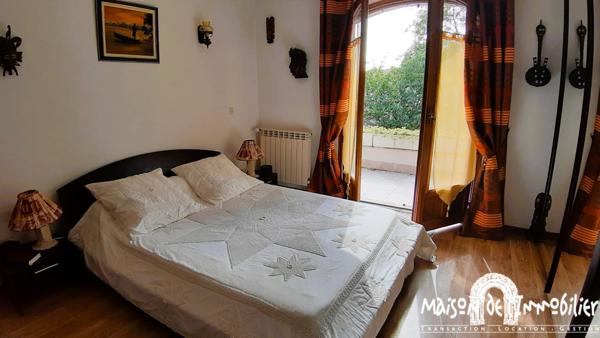 MESCHERS - MAISON FAMILIALE - BEAU JARDIN - PROCHE PLAGE - DEPENDANCES