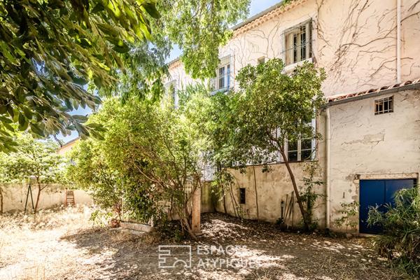 Demeure de caractère avec jardins, au cœur de la ville