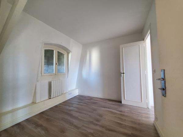 Essarts-le-Roi (78690) Maison à Louer - Les-Essarts-le roi