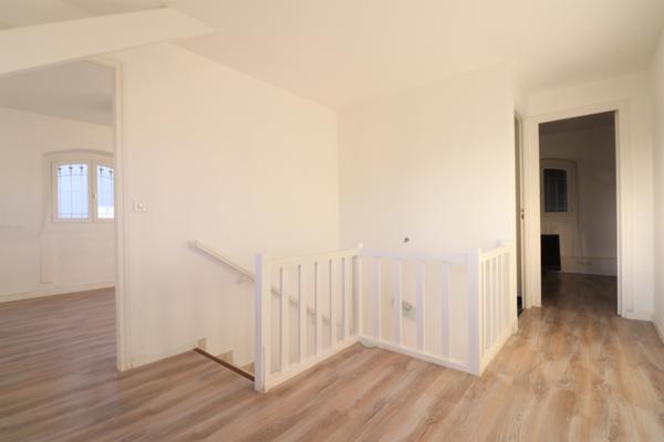 Essarts-le-Roi (78690) Maison à Louer - Les-Essarts-le roi