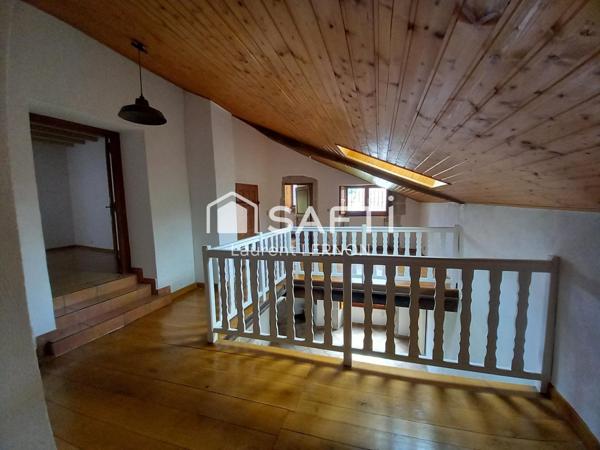 MAISON ANCIENNE AVEC TOUR DE 130 M²