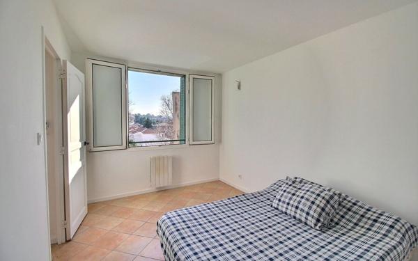 Appartement à vendre    3 pièces • 68,48 m2 Marseille 14