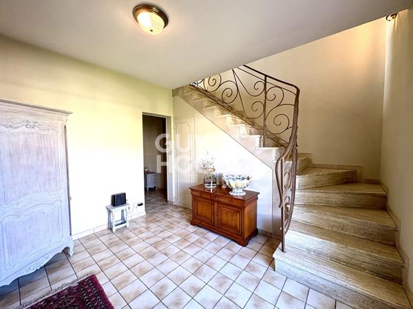 À vendre : Maison spacieuse de 6 pièces à Villenave d'Ornon !