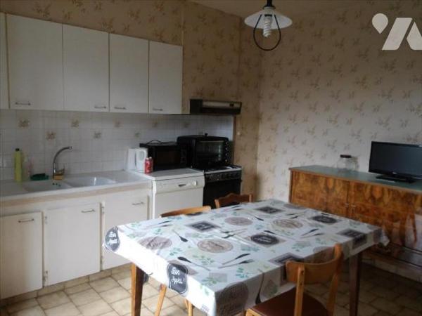 BOUSSAC (23) CREUSE, A vendre maison années 70 élevée sur sous-sol semi-enterrée (composé d'une...