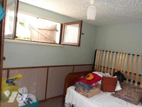 BOUSSAC (23) CREUSE, A vendre maison années 70 élevée sur sous-sol semi-enterrée (composé d'une...