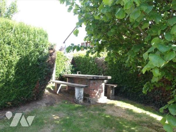 BOUSSAC (23) CREUSE, A vendre maison années 70 élevée sur sous-sol semi-enterrée (composé d'une...