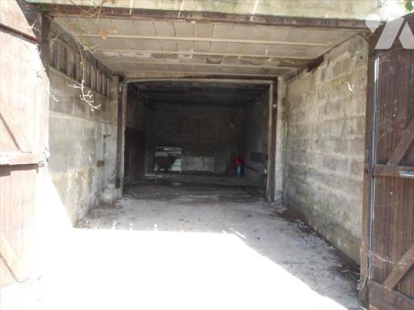 BOUSSAC (23) CREUSE, A vendre maison années 70 élevée sur sous-sol semi-enterrée (composé d'une...