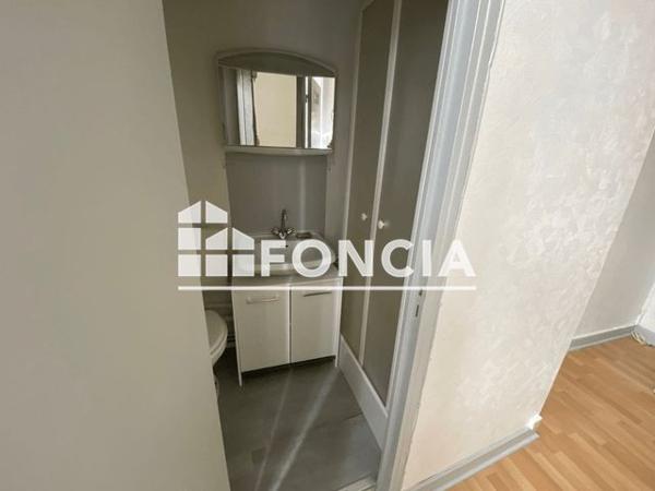 Location Studio 19.7 m² - 113 COURS DU 14 JUILLET Agen 47000