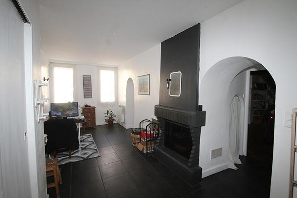 MAISON DE VILLAGE AVEC GARAGE ET JARDIN