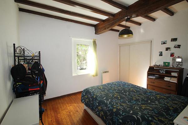 MAISON DE VILLAGE AVEC GARAGE ET JARDIN