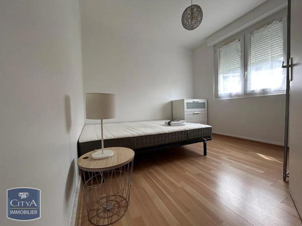 Appartement à louer 2 pièces 46.39m² Angoulême (16000)