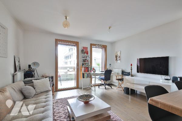 BOULOGNE - RIVES DE SEINE - APPARTEMENT 2 PIECES AVEC TERRASSE 10 M²