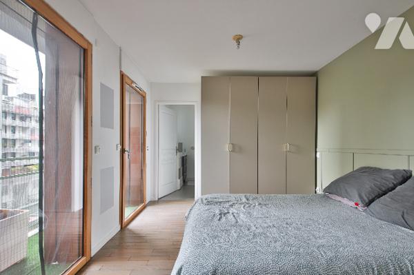 BOULOGNE - RIVES DE SEINE - APPARTEMENT 2 PIECES AVEC TERRASSE 10 M²