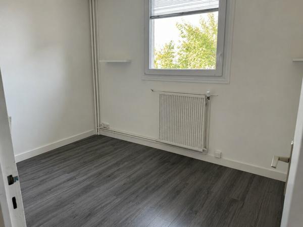 TOURS CENTRE QUARTIER RABELAIS BUREAUX A VENDRE 83 M² AVEC POSSIBILITE DE 4 PARKINGS