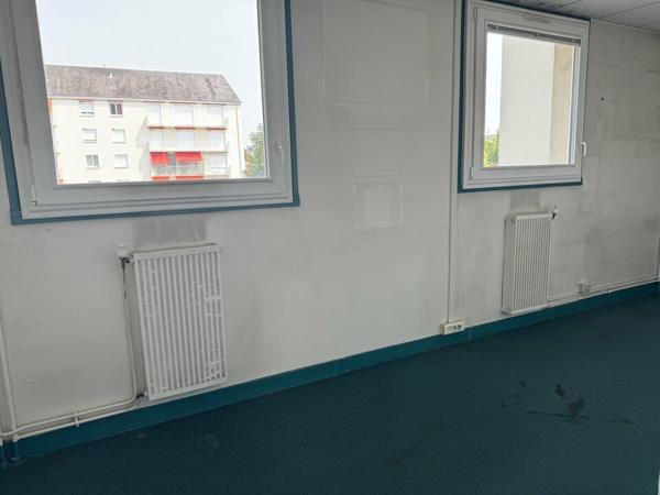 TOURS CENTRE QUARTIER RABELAIS BUREAUX A VENDRE 83 M² AVEC POSSIBILITE DE 4 PARKINGS