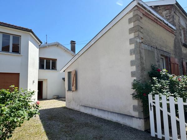 ENSEMBLE IMMOBILIER / DEUX MAISONS DE VILLE ET JARDIN CLOS