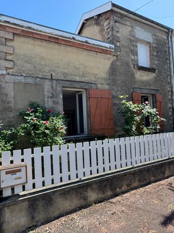 ENSEMBLE IMMOBILIER / DEUX MAISONS DE VILLE ET JARDIN CLOS