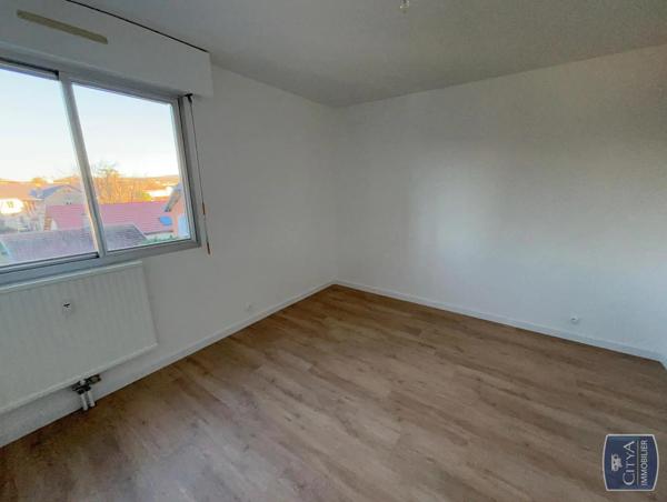 Appartement à louer 3 pièces 75.6m²